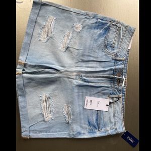 NWT Forever 21 girlfriend shorts size 31